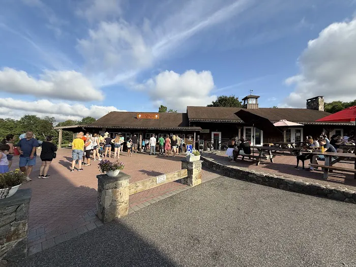 Rich Farm Ice Cream Shop Picture 1