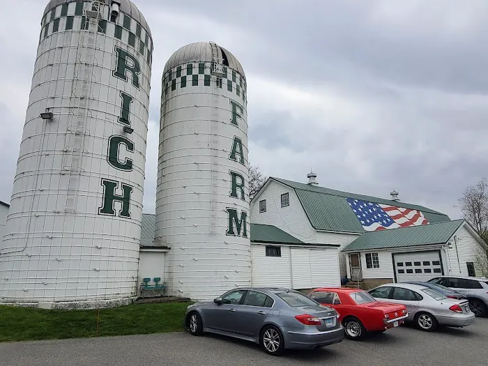 Rich Farm Ice Cream Shop Picture 4