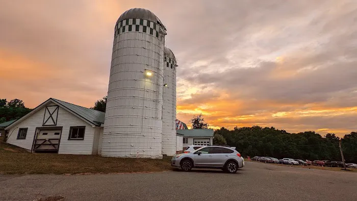 Rich Farm Ice Cream Shop Picture 2