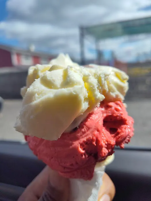 Dairy Delight Ice Cream Shop Picture 1