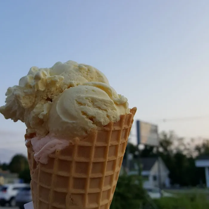Dairy Delight Ice Cream Shop Picture 7