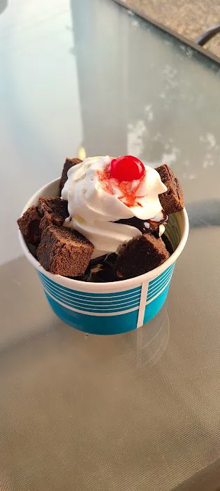 Brain Freeze Ice Cream Parlor Picture 2
