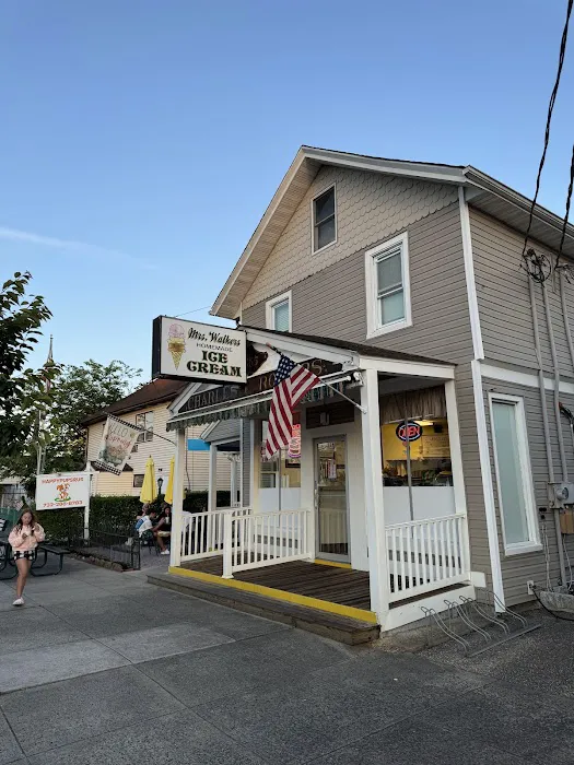 Mrs. Walker's Ice Cream Parlor Picture 7