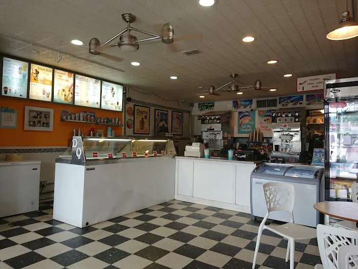 Dairy Queen (Treat) Picture 3