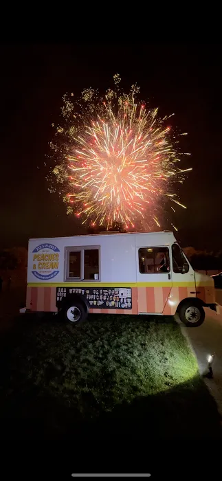 Peaches & Cream Ice Cream Truck Picture 9