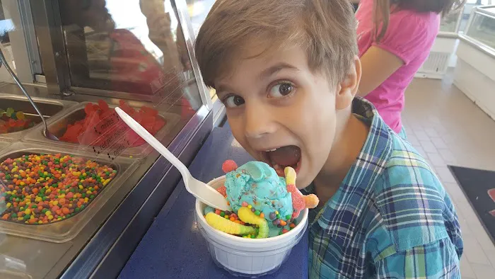 Sundaes The Ice Cream Place Picture 1