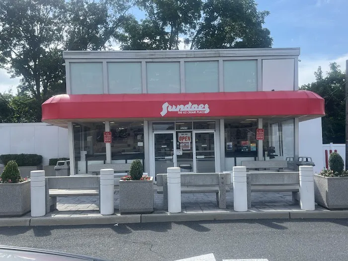 Sundaes The Ice Cream Place Picture 2