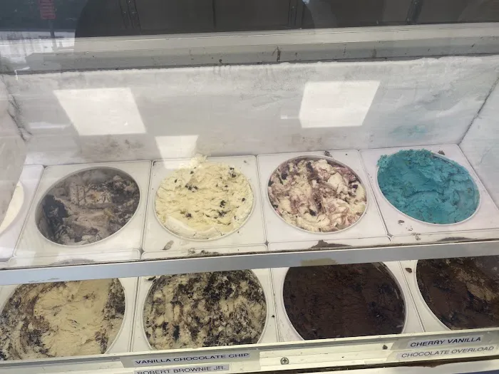 Sundaes The Ice Cream Place Picture 5