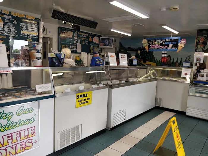 Yellow Brick Road Ice Cream Shop Picture 4