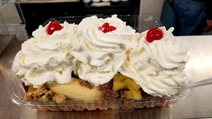 Yellow Brick Road Ice Cream Shop Picture 2