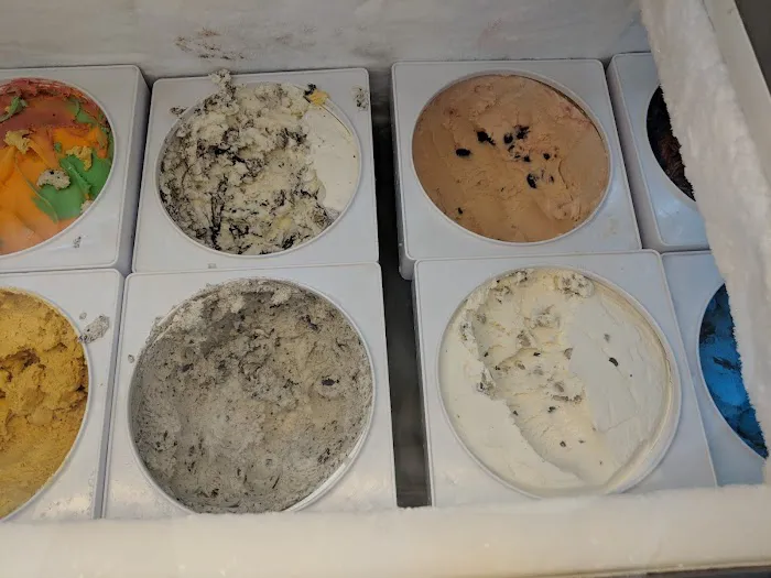 Yellow Brick Road Ice Cream Shop Picture 7