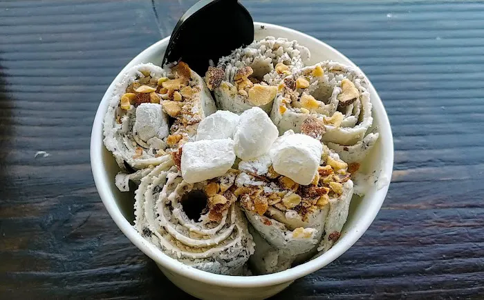 JINN Ice Cream Rolls Picture 9