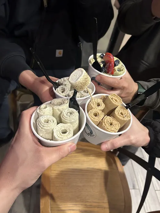 JINN Ice Cream Rolls Picture 2