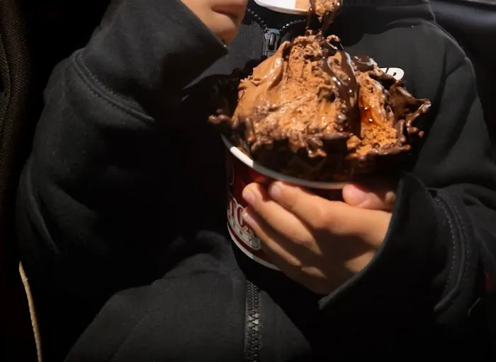 Cold Stone Creamery Picture 2