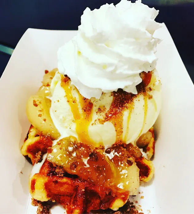 Mr. Frosty's Ice Cream Shop Picture 4