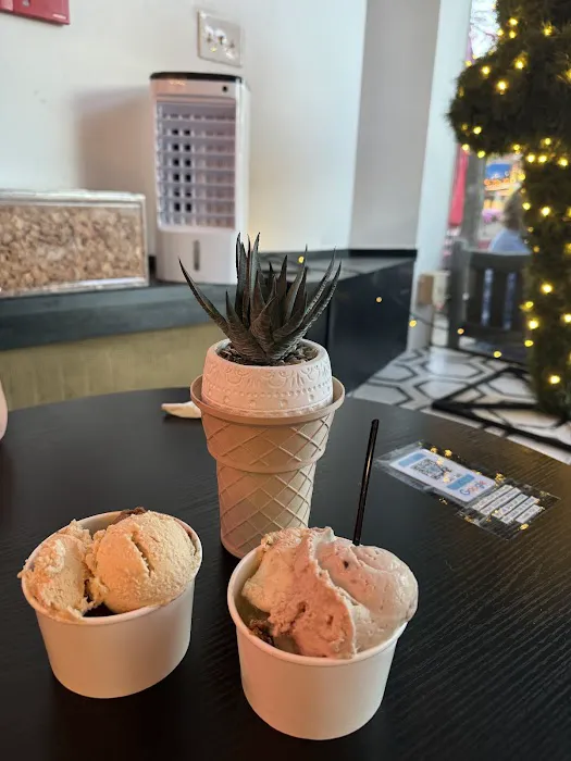 Pros & Cones Picture 3
