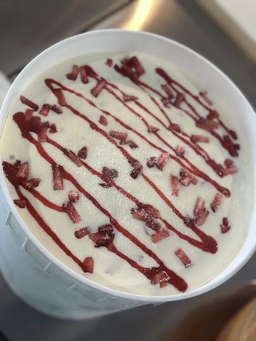 Happy Ice Cream & Snacks Picture 1