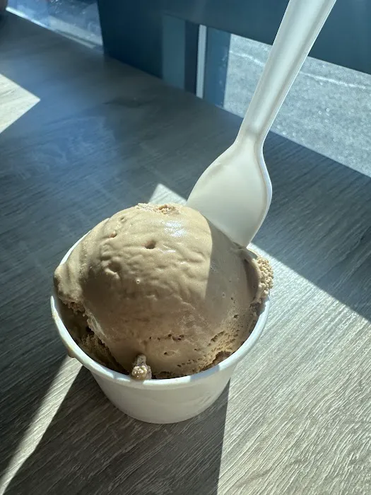 Golly G's Ice Cream Picture 3