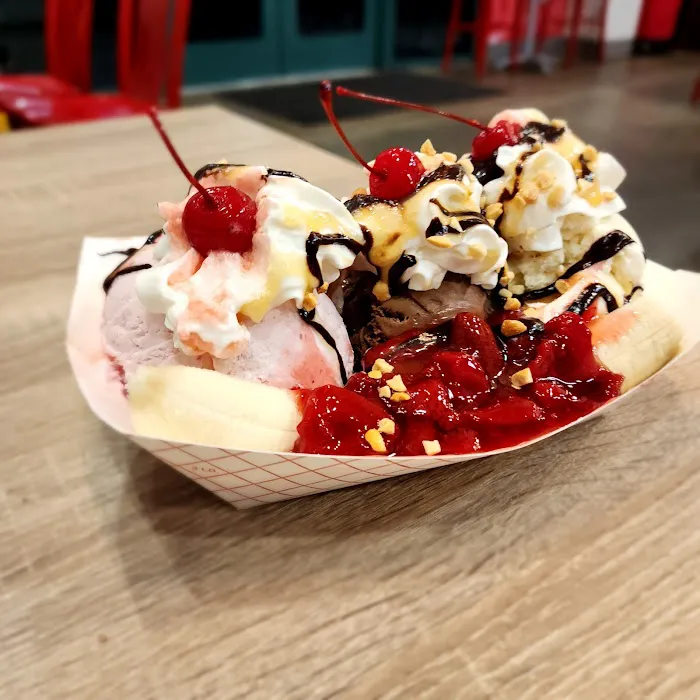 Golly G's Ice Cream Picture 2