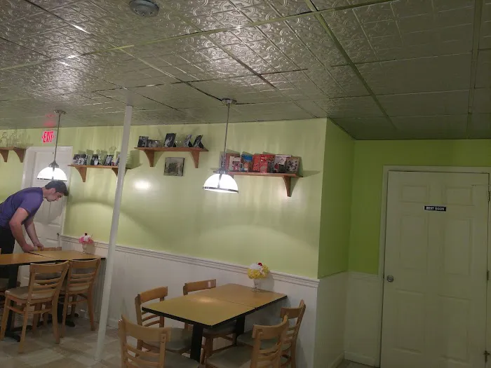 Nana and Poppy's Ice cream Parlor Picture 1