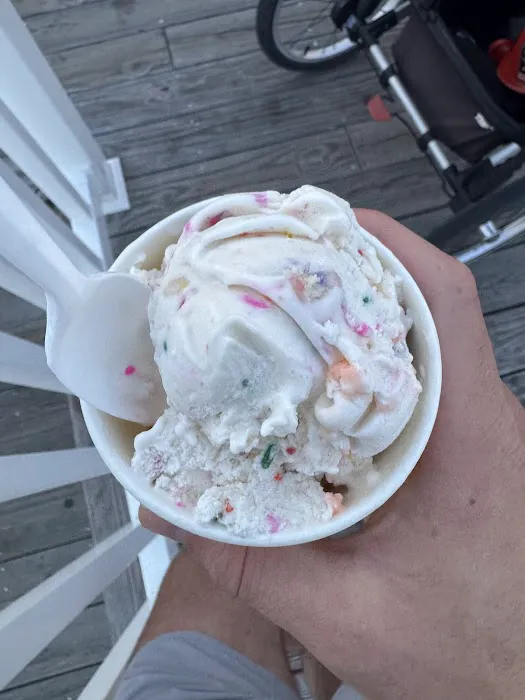 The Big Dipper Ice Cream & Shakes Picture 3