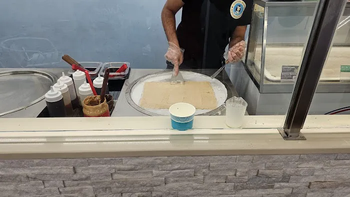 Southpole Ice Cream Roll Picture 4