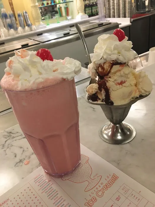 Dumser's Dairyland Drive-In Picture 8