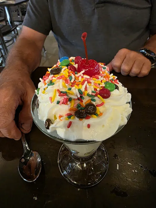 The Country Creamery Ice Cream Parlor Picture 4