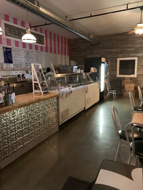 The Country Creamery Ice Cream Parlor Picture 6