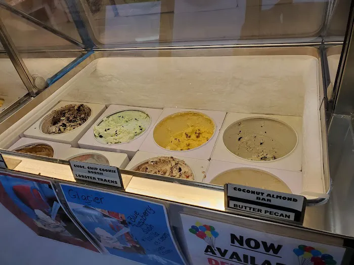 The Country Creamery Ice Cream Parlor Picture 8