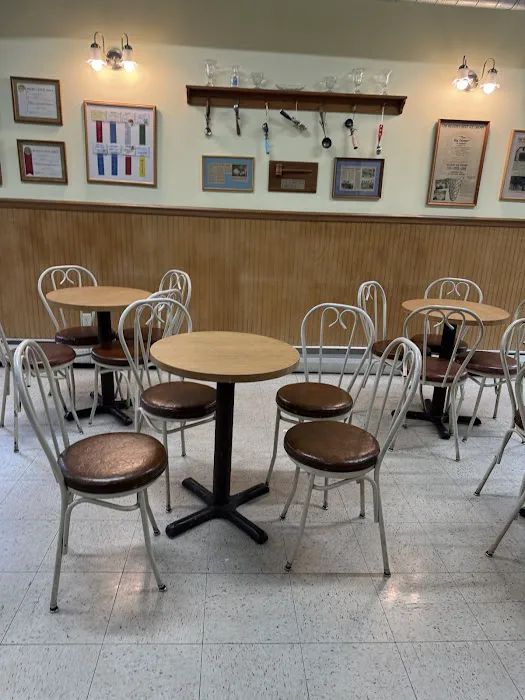 The Big Dipper Ice Cream Parlour ️ Picture 2