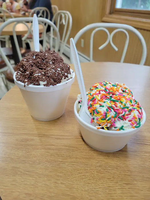 The Big Dipper Ice Cream Parlour ️ Picture 4
