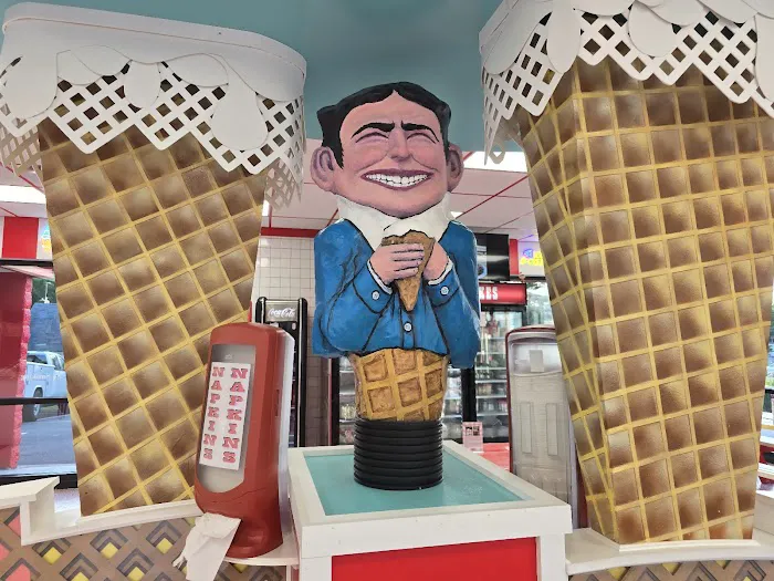Coney Waffle, Ice Cream and Sweet Shop Picture 4