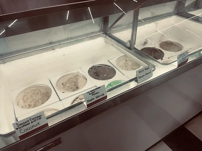 Yellow Brick Ice Cream Carousel Picture 8