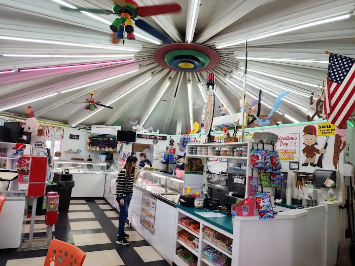 Yellow Brick Ice Cream Carousel Picture 5