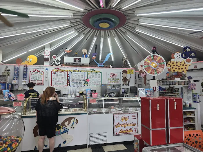 Yellow Brick Ice Cream Carousel Picture 6