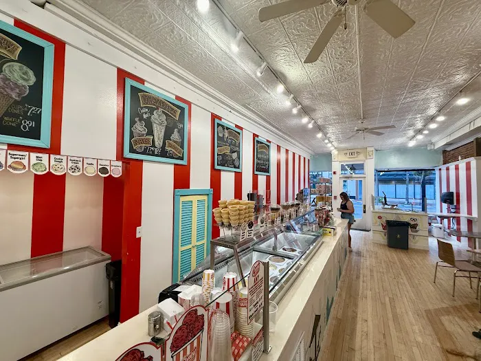 Coney Waffle, Ice Cream and Sweet Shop Picture 3