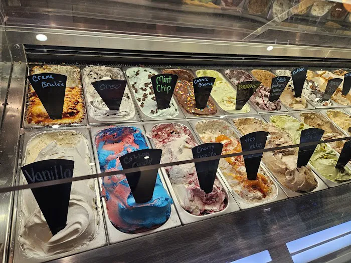Del Ponte's Cafe & Creamery Picture 3