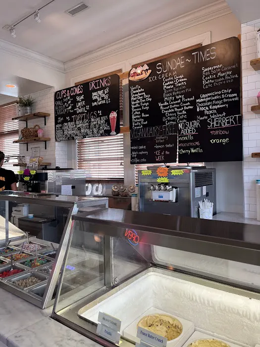 Sundae Times Ice Cream Shop Picture 7