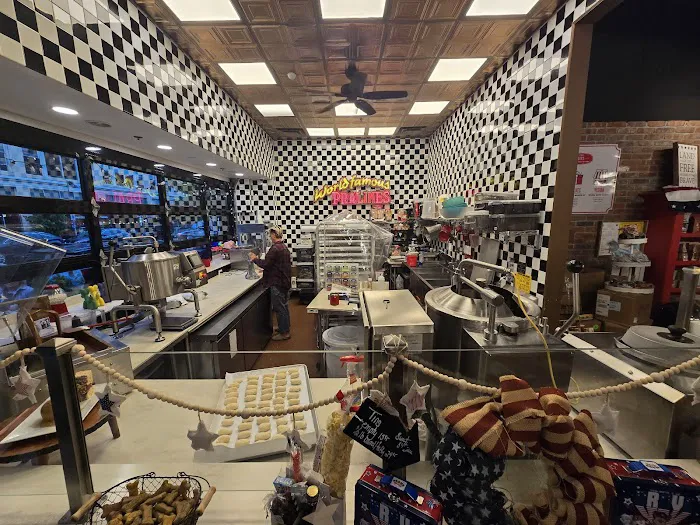 River Street Sweets Picture 8