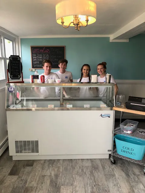Waves at the Lillagaard Ice Cream Shop Picture 4
