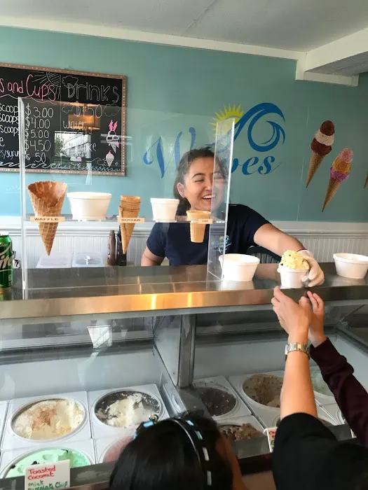 Waves at the Lillagaard Ice Cream Shop Picture 2