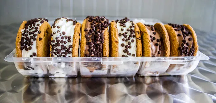 Main Scoop Creamery Picture 9