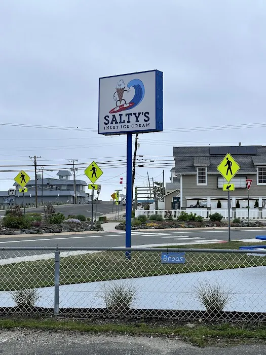 Salty's Inlet Ice Cream Picture 9