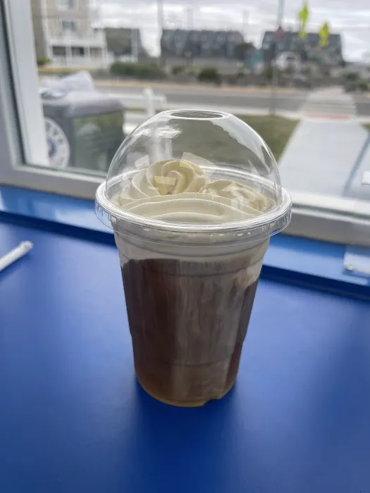 Salty's Inlet Ice Cream Picture 7