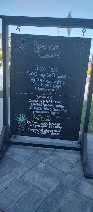 Salty's Inlet Ice Cream Picture 3