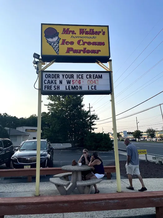 Mrs. Walker's Ice Cream Parlor Picture 4