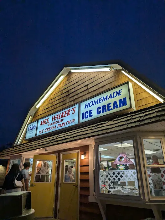 Mrs. Walker's Ice Cream Parlor Picture 6