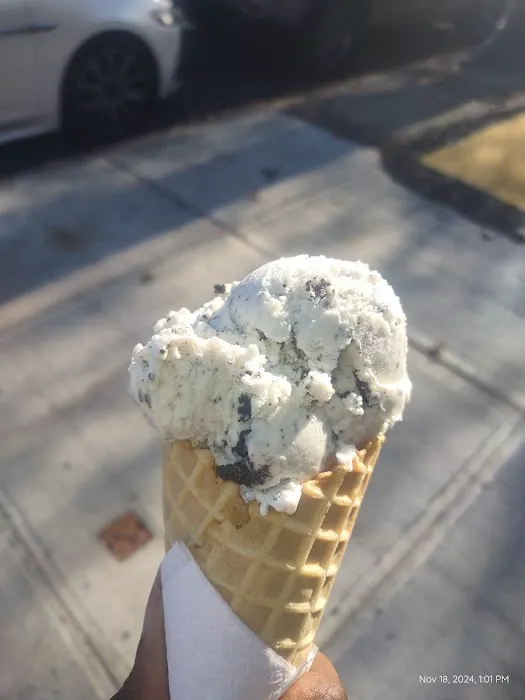 Happi Cone Ice Cream and Cafe Picture 3
