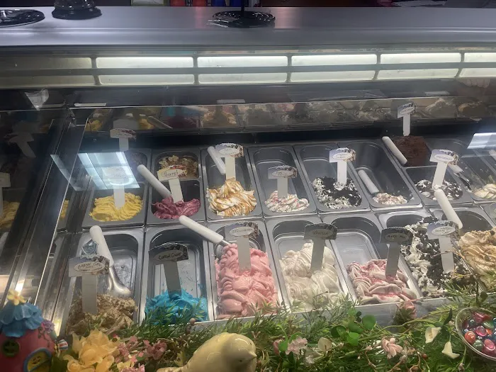 Lollipops Ice Cream And Gelato Picture 9